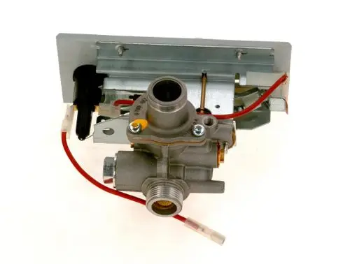 Gasarmatur von Bosch mit Metallgehäuse, verschiedenen Anschlüssen und elektrischen Kontakten, die in Heizungs- oder Küchensystemen Verwendung findet.